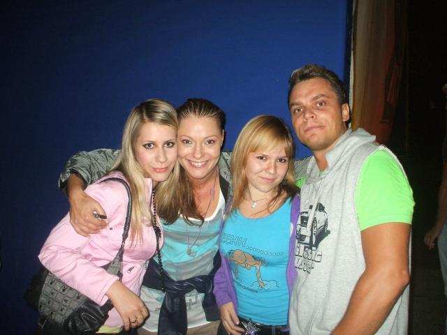 Noémi és Eszti a kedvencekkel :)