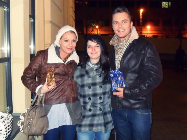 Jutta, Tami, Josh 2011.Dec. :)